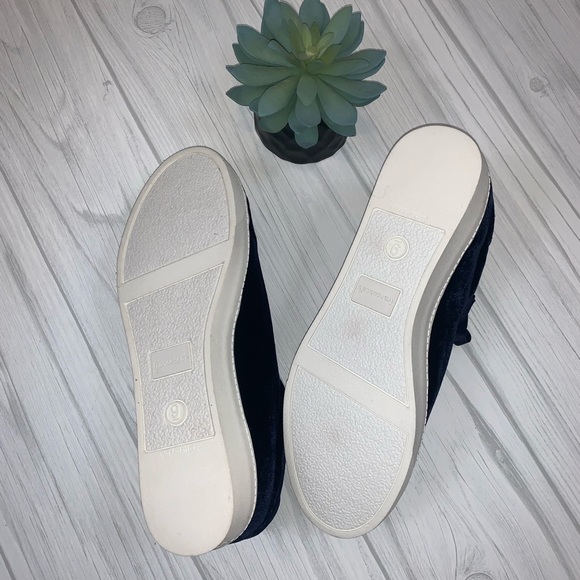 francesca's‎ Navy Calder Velvet Lace-up Sneakers - Picture 2 of 4